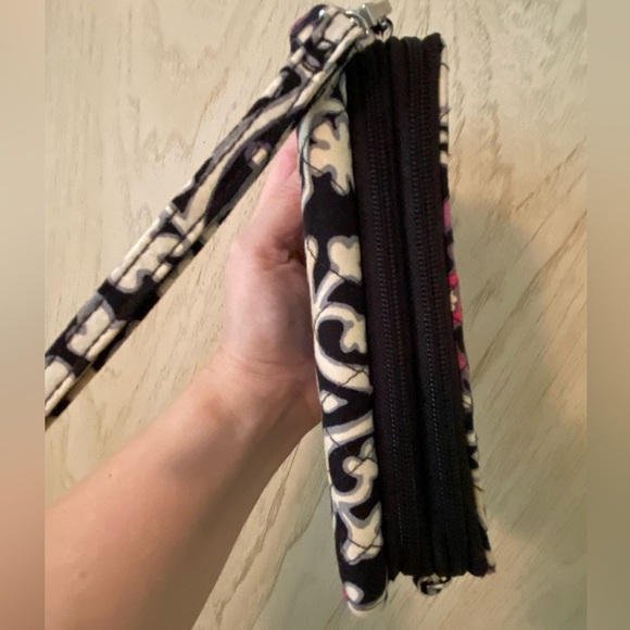 Vera Bradley RFID 3 in1 Crossbody Scroll Medallion Wristlet Mini Handbag MSRP$75 - Picture 5 of 10